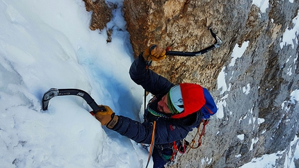 Pelmo Dolomiti, Pelmoon, Enrico Geremia, Fabrizio della Rossa, Daniele Geremia - Pelmoon, Monte Pelmo, Dolomiti: arrivo in sosta al nono tiro