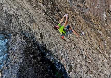 Adam Ondra Chile - Adam Ondra making the first ascent of La Primera Joya 8c, the first route in the sector Habitacion del tiempo in Valle de los Condores, Chile