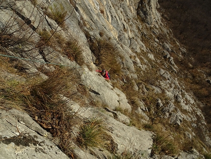 Via dei Ragni, Medale, Paolo Grisa, Jessica Locatelli, Raffaele Ferrari - Via dei Ragni in Medale: secondo tiro, arrampicata mista