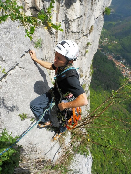 Via dei Ragni, Medale, Paolo Grisa, Jessica Locatelli, Raffaele Ferrari - Via dei Ragni in Medale: all'uscita del tiro dello stesso tiro, sette anni fa, dopo il volo di Stefano