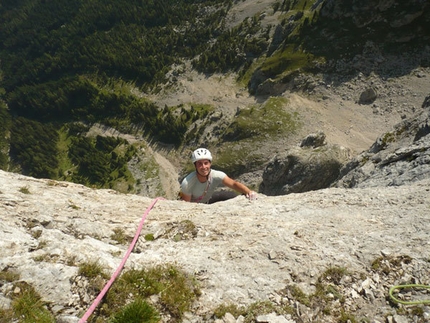 2 spit alla fine - Cima d'Auta - Matteo Della Bordella in uscita di '2 spit alla fine' sulla Cima d'Auta