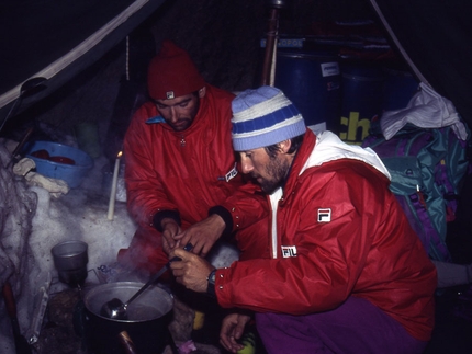 Enrico Rosso - Marco Forcatura ed Enrico Rosso al campo base del Latok 3 - Karakorum 1988
