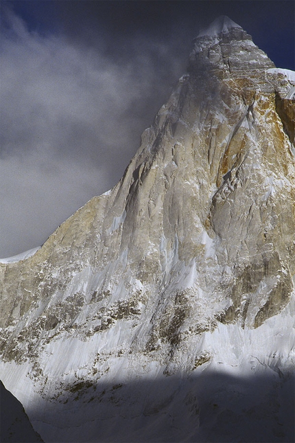Enrico Rosso - Parete Nord del Talay Sagar. Il pilastro Nord-Est sulla sinistra - Garhwal Himalaya 1994