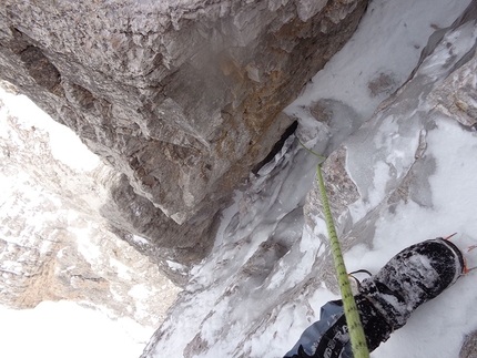 Cima Tosa, Dolomiti di Brenta, L'Elfo del Brenta, Tomas Franchini - Durante la prima salita di 'L'Elfo del Brenta' alla Cima Tosa, Dolomiti di Brenta (Tomas Franchini 19/05/2014)