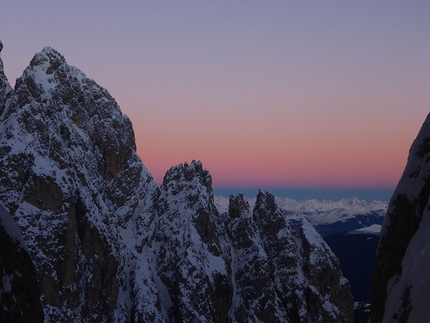 Sassolungo Dolomiti, Caddymania, Alessandro Baù, Giovanni Zaccaria - Alba sul gruppo del Sassolungo Dolomiti