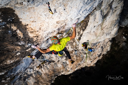 Viaggio su Plutone, Monte Cimo, Val d’Adige, Nicola Tondini, Nicola Sartori - Viaggio su Plutone sul Monte Cimo: Nicola Sartori durante la sua salita one push