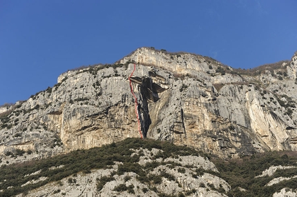 Viaggio su Plutone, Monte Cimo, Val d’Adige, Nicola Tondini, Nicola Sartori - Il tracciato di Viaggio su Plutone sul Monte Cimo aperta dal basso nel 2010 da Nicola Sartori e Nicola Tondini