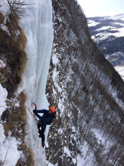 Ezio Marlier, Valle di Ollomont, Valle d'Aosta - Alberto Pierotti durante la prima salita di Albice in Valle di Ollomont, Valle d'Aosta, con Ezio Marlier