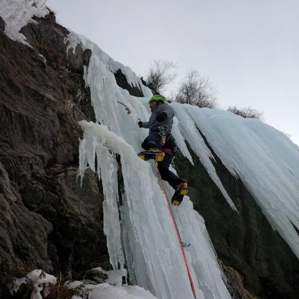 Ezio Marlier adds two mixed climbs to Ollomont in Valle D'Aosta