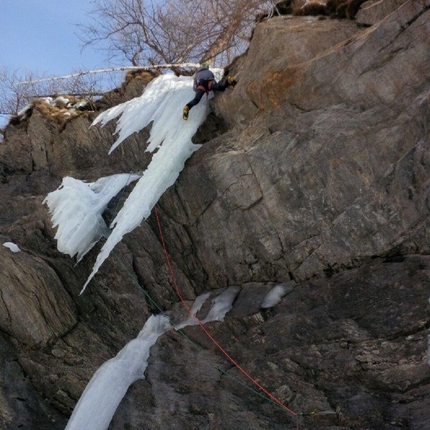 Ezio Marlier, Valle di Ollomont, Valle d'Aosta - Ezio Marlier durante la prima salita di Albice in Valle di Ollomont, Valle d'Aosta, con Alberto Pierotti