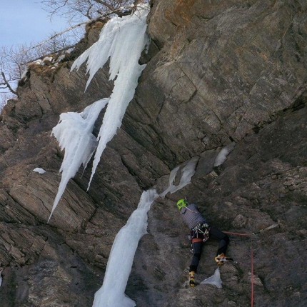 Ezio Marlier, Valle di Ollomont, Valle d'Aosta - Ezio Marlier durante la prima salita di Albice in Valle di Ollomont, Valle d'Aosta, con Alberto Pierotti