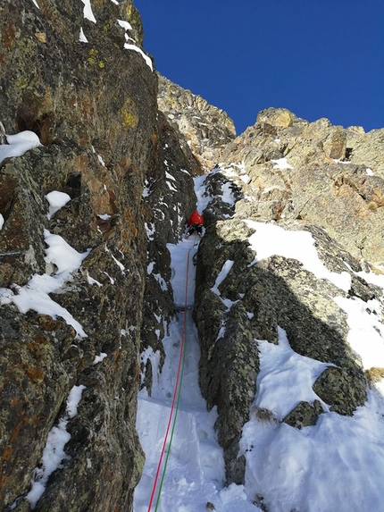 Caribe, Marco Farina, Roberto Ferraris, Vallone di Faudery - Marco Farina durante la prima salita di Caribe, Vallone di Faudery, Valle d'Aosta con Roberto Ferraris