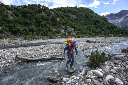 Patagonia parapendio, Aaron Durogati - Aaron Durogati in Patagonia: avvicinamento a Aguja Poincenot