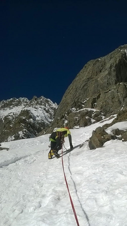 Pizzo Porola, Alpi Orobie, Marco Birolini, Ennio Spiranelli - Durante l'apertura di 80 Primavere, Pizzo Porola parete est (Marco Birolini, Ennio Spiranelli 25/01/2019)