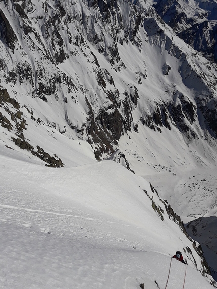 Pizzo Porola, Orobic Alps, Marco Birolini, Ennio Spiranelli - Making the first ascent of 80 Primavere, Pizzo Porola east face (Marco Birolini, Ennio Spiranelli 25/01/2019)