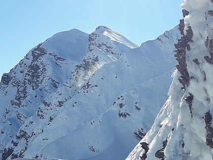 Pizzo Porola, Alpi Orobie, Marco Birolini, Ennio Spiranelli - Durante l'apertura di 80 Primavere, Pizzo Porola parete est (Marco Birolini, Ennio Spiranelli 25/01/2019)