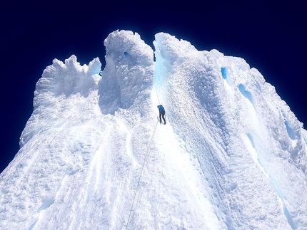 Cerro Torre, Fitz Roy, Patagonia, Edoardo Albrighi, Jacopo Zezza - Patagonia: Jacopo Zezza si cala dal fungo del Cerro Torre