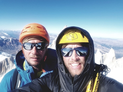 Cerro Torre, Fitz Roy, Patagonia, Edoardo Albrighi, Jacopo Zezza - Patagonia: Jacopo Zezza e Edoardo Albrighi in cima al Cerro Torre