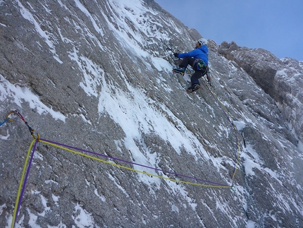 Civetta, Dolomiti, Zuita Patavina, Alessandro Baù, Daniele Geremia, Giovanni Zaccaria, Matteo Baù - Zuita Patavina, Civetta, Dolomiti: Daniele Geremia supera il tratto chiave di L6