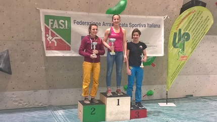 Coppa Italia Boulder 2019 - Podio femminile della Coppa Italia Boulder 2019 all'Outdoor Expo di Bologna: 2 Camilla Moroni 1 Giulia Medici 3 Anna Borella