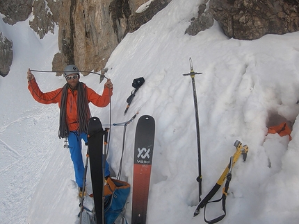 Dolomiti di Brenta, Pietra Grande, Andrea Cozzini, Claudio Lanzafame - Andrea Cozzini durante la prima discesa della Parete Sud di Pietra Grande in Dolomiti di Brenta il 14/02/2019