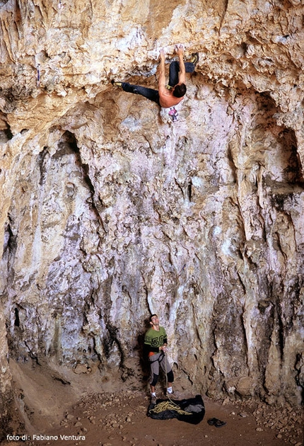 Grotta dell'Arenauta: si spera nella riapertura della falesia