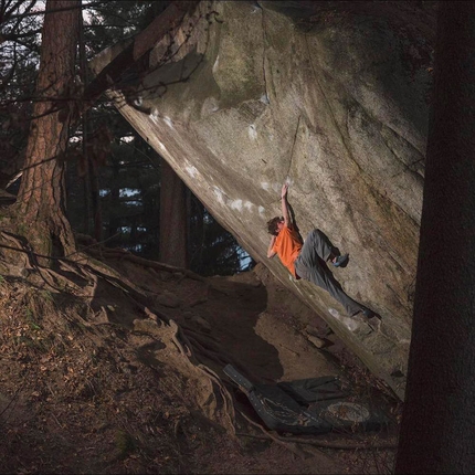 Giuliano Cameroni: il video dei due 8C+ boulder in Ticino, Svizzera