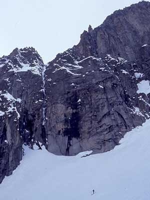 Aiguille della Brenva, Monte Bianco - Stop the war, Aiguille della Brenva (Monte Bianco): Ezio Marlier e Massimo Farina