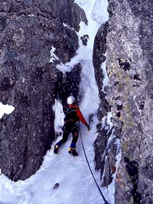 Aiguille della Brenva, Mont Blanc - Stop the war, Aiguille della Brenva (Mont Blanc): Ezio Marlier pitch 2