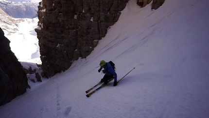 Dolomiti di Brenta Cima Tosa, Luca Dallavalle, Roberto Dallavalle  - Cima Tosa Parete Est (Dolomiti di Brenta): salita e discesa con gli sci da Luca e Roberto Dallavalle il 03/03/2019