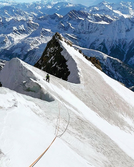 Divine Providence, Monte Bianco, Xavier Cailhol, Symon Welfringer - Divine Providence, Monte Bianco, salita in inverno da Xavier Cailhol e Symon Welfringer (17-19/02/2019)