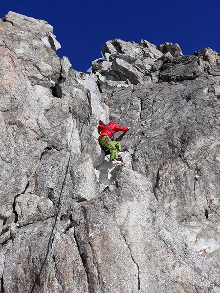 Passo del Tonale, Alessio Miori, Vincenzo Mascaro - La discesa con gli sci di Alessio Miori e Vincenzo Mascaro da Punta Castellaccio, Passo del Tonale