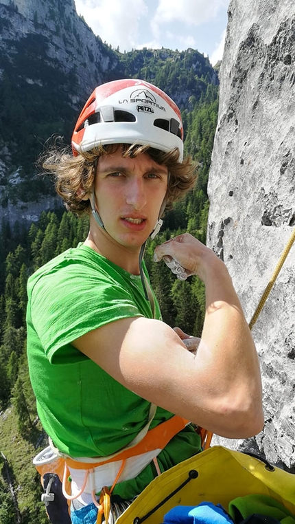 Alessandro Larcher, Silverado, Val Tovel, Dolomiti di Brenta - Alessandro Larcher durante la prima ripetizione di Silverado, Cima Cee in Val Tovel, Dolomiti di Brenta