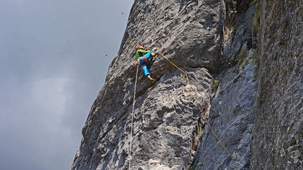 Alessandro Larcher, Silverado, Val Tovel, Dolomiti di Brenta - Alessandro Larcher sul quarto tiro di Silverado, Cima Cee in Val Tovel, Dolomiti di Brenta