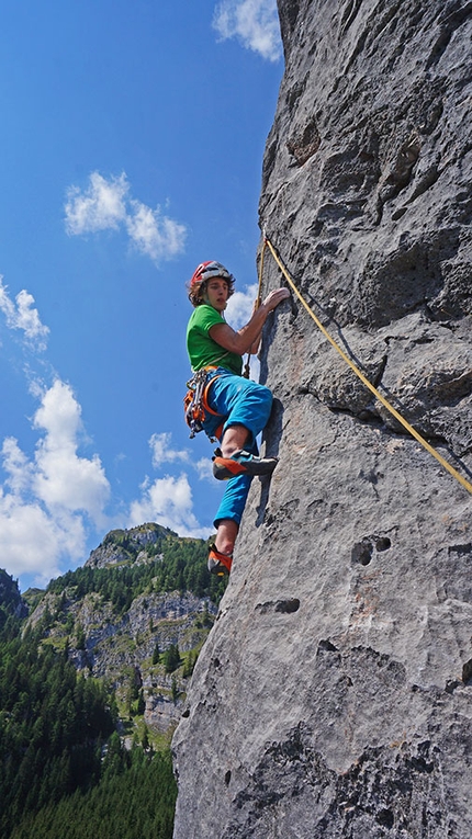 Alessandro Larcher, Silverado, Val Tovel, Dolomiti di Brenta - Alessandro Larcher sul sesto tiro di Silverado, Cima Cee in Val Tovel, Dolomiti di Brenta