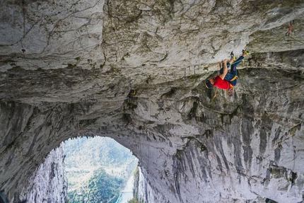 Edu Marin, Grand Arch, Getu, China - Edu Marin climbing Valhalla, his climb through the huge Grand Arch at Getu in China