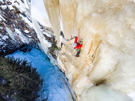 Hansjörg Auer Ötztal - Hansjörg Auer and Tobias Holzknecht making the first ascent of Gegenwind in the Ötztal, Austria