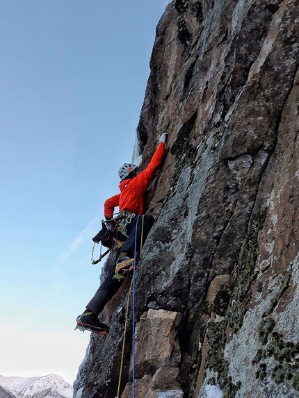 Hansjörg Auer Ötztal - Hansjörg Auer climbing in the Ötztal mountains: Sevlstauda