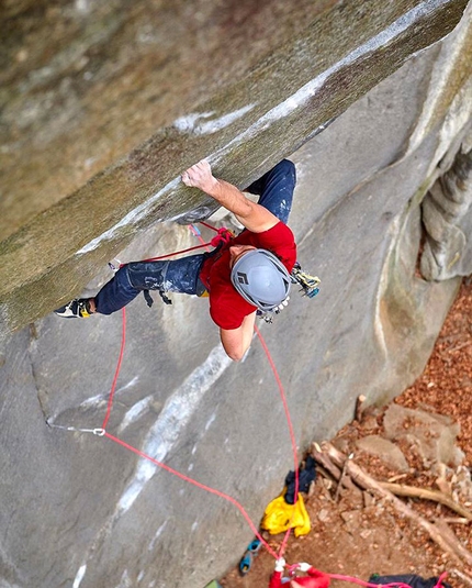 Jacopo Larcher Cadarese - Jacopo Larcher su Tribe, la sua difficilissima via d'arrampicata trad a Cadarese