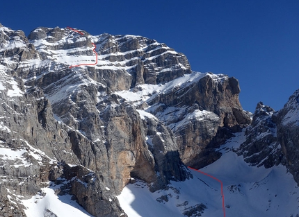 Dolomiti di Brenta, Cima del Vallon parete nord-ovest, Luca Dallavalle, Roberto Dallavalle - Cima del Vallon e l'estetica parete nord-ovest. La via normale sale due canali a sinistra, Luca Dallavalle e Roberto Dallavalle hanno scelto questa linea in centro parete 'super esposta ma logica se non fosse per un tratto di misto all'attacco. Quasi sicuramente già salita ma mai scesa con gli sci.'