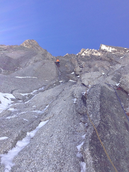 Vierge du Flambeau, Mont Blanc, Ezio Marlier - Ezio Marlier establishing pitch 5 of Miss No, Vierge du Flambeau, Mont Blanc, first ascended with Elisabetta Ceaglio in April 2017