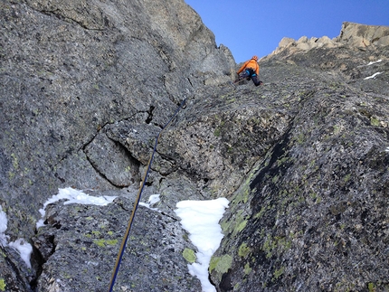 Vierge du Flambeau, Mont Blanc, Ezio Marlier - Ezio Marlier climbing the crux pitch of Miss No, Vierge du Flambeau, Mont Blanc, first ascended with Elisabetta Ceaglio in April 2017