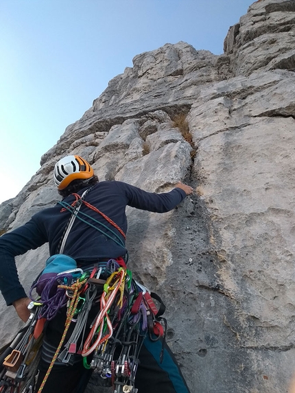 Cima Verde, Val d’Adige, Nicola Cont, Martin Giovanazzi, Elio Mazzalai - Durante l'apertura di Via Teoria del Grigio, Pala Grande di Cima Verde, Val d’Adige (Nicola Cont, Martin Giovanazzi, Elio Mazzalai 20/10/2018)