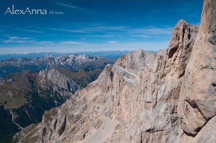 AlexAnna - Punta Penia - Marmolada - Rolando Larcher in azione su Alex Anna