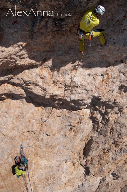 AlexAnna - Punta Penia - Marmolada - Rolando Larcher in action on AlexAnna 8a+ max / 7a+ obl.