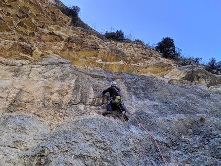 Mandrea Arco Testa tra le nuvole, Ivan Maghella, Alessandro Arduini -  Ivan Maghella making the first ascent of Testa tra le nuvole, Mandrea, Arco (Alessandro Arduini, Ivan Maghella)