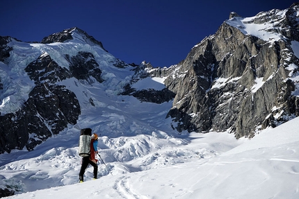 Aiguille de l’Amône, Simon Chatelan, Silvan Schüpbach - Sotto la parete est di Aiguille de l’Amône (Simon Chatelan, Silvan Schüpbach 27-28/02/2019)