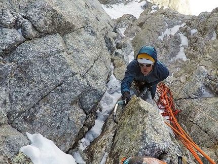 Aiguille de l’Amône, Simon Chatelan, Silvan Schüpbach - Silvan Schüpbach climbing up Aiguille de l’Amône (Simon Chatelan, Silvan Schüpbach 27-28/02/2019)