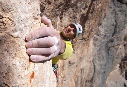 AlexAnna - Punta Penia - Marmolada - Rolando Larcher in action on AlexAnna 8a+ max / 7a+ obl.