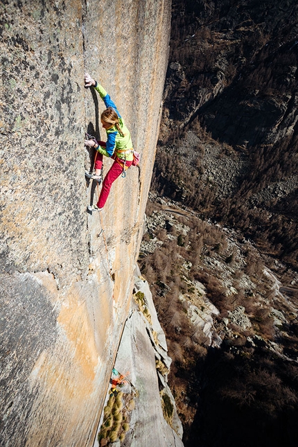 Federica Mingolla, Itaca nel Sole, Valle Orco - Federica Mingolla climbing Itaca nel Sole in Valle dell’Orco, Italy